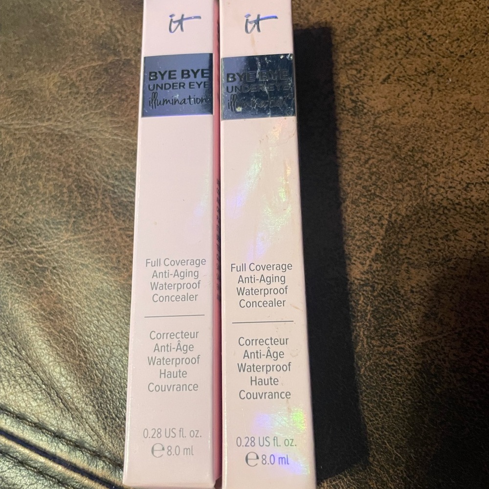 It cosmetics color tan concealer new and sealed